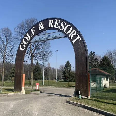 Jasmine Golf & Malpensa, In Robinie Club